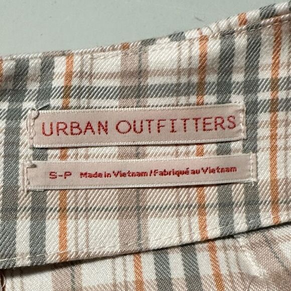 Urban outfitters skirt with pockets. Size petite. Small - Picture 4 of 4